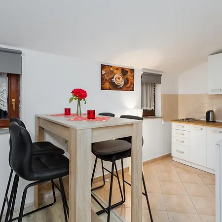 Dakovic Lägenhet Radmani